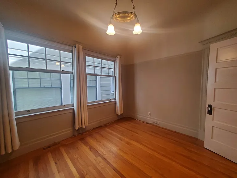 1126 Masonic Ave — Photo 9