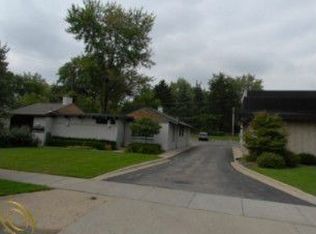 23611 Liberty St, Farmington, MI 48335