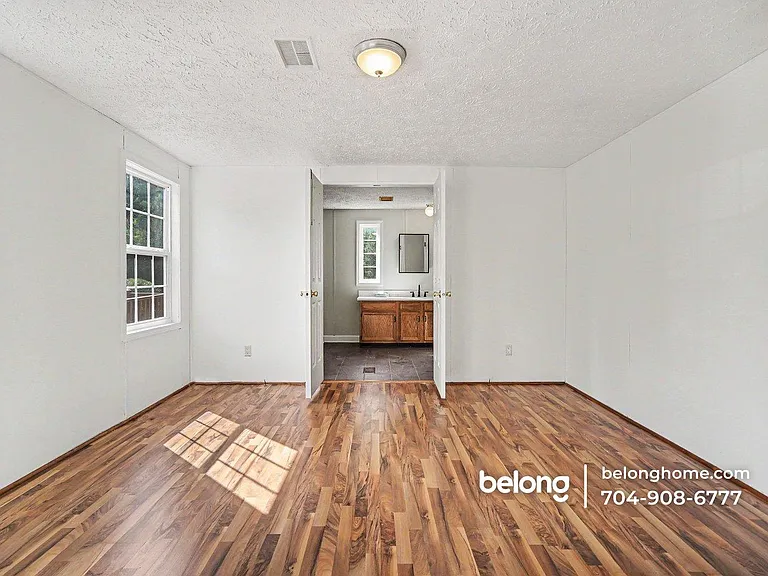 857 Stony Point Rd — Photo 11
