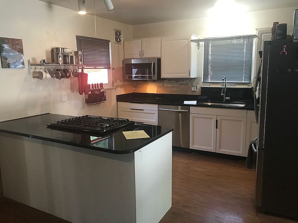 1st image of 3628 Lochmoor Dr