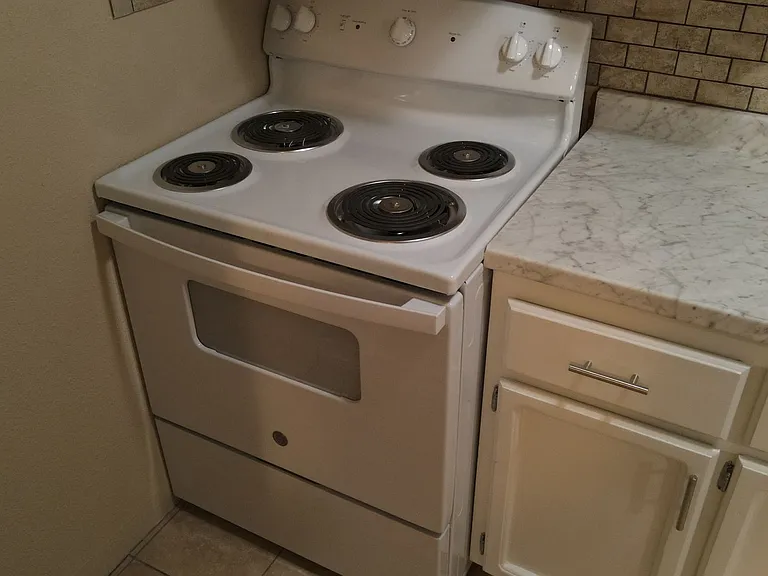 213 W Seneca St — Photo 9