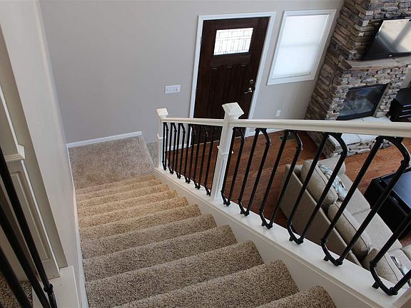 5th image of 127 Woodland Dr