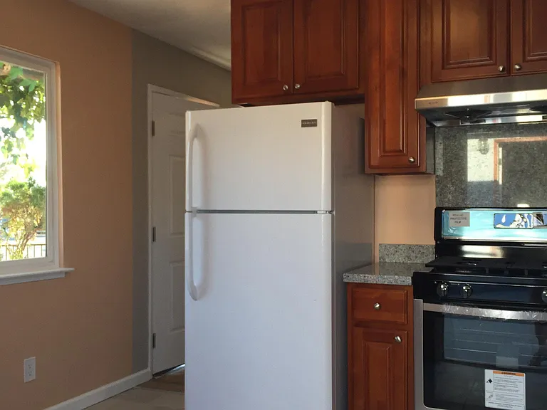 259 Selwyn Dr #B — Photo 11