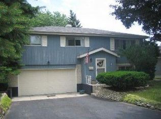 169 N Pleasant Ave, Bloomingdale, IL 60108