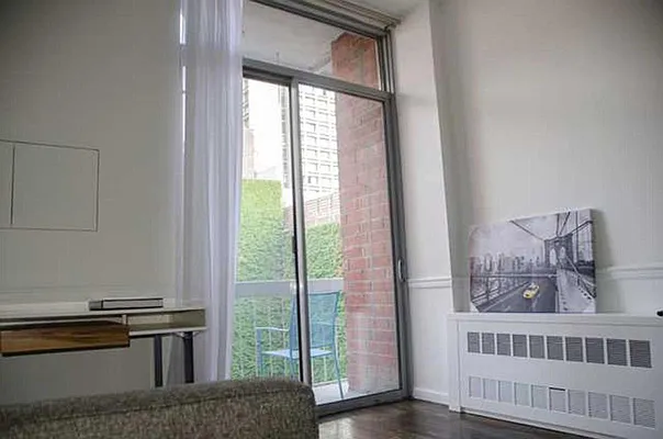 Rented by R New York | media 18