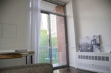 Rented by R New York