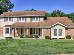 7812 Cardinal Ridge Ct, Saint Louis, MO 63119