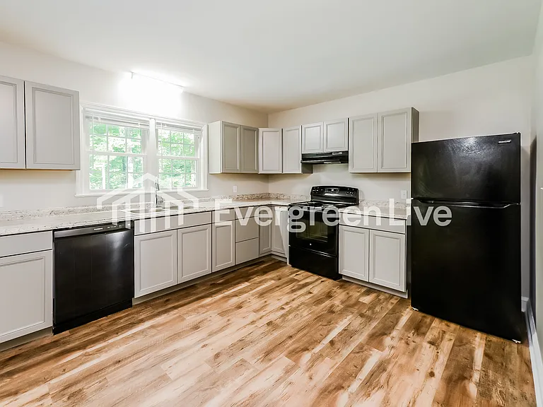 2832 Loch Dr — Photo 6
