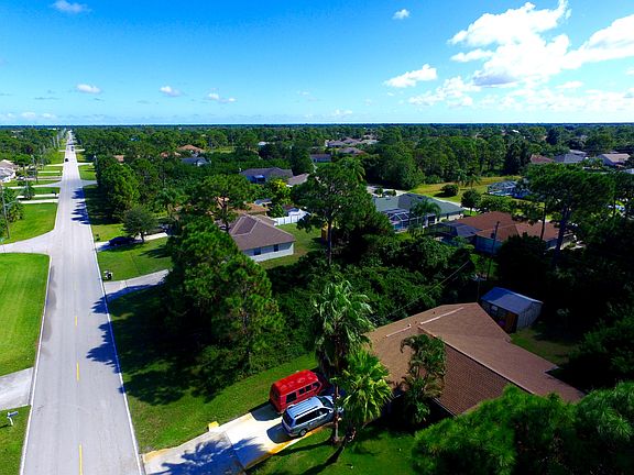 3rd image of 1310 SW Paar Dr