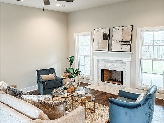 5th image of 1379 Barret Park Way