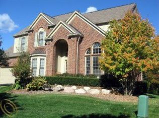 5220 Winton Ct, West Bloomfield, MI 48324