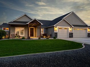 84905 E Wallowa Rd, Kennewick, WA 99338