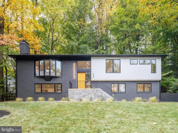 6503 Lakeview Dr, Falls Church, VA 22041