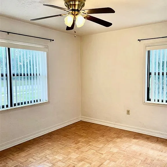 718 Buckminster Cir — Photo 12
