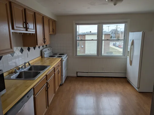 29 Woodbine St APT 12, Pawtucket, RI 02860