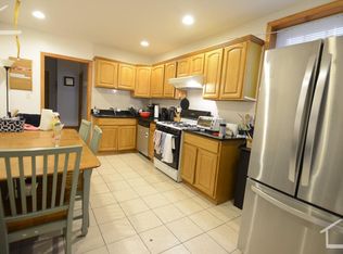 17 Gibbs St APT 2, Brookline, MA 02446