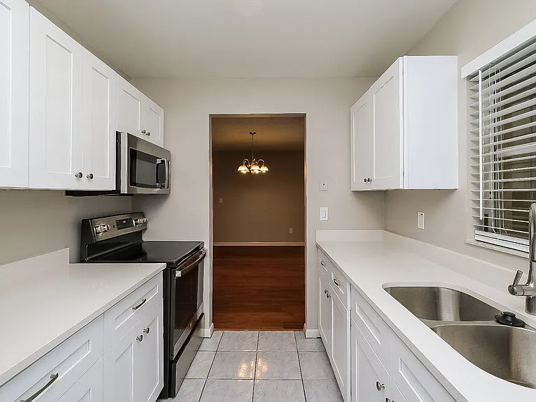 9350 Bayside Ct — Photo 6