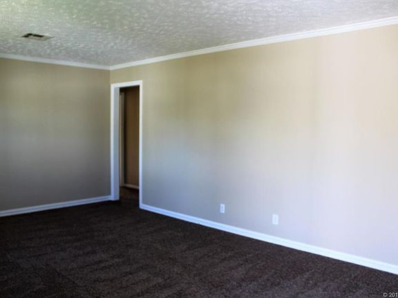 5th image of 307 E 12th Pl