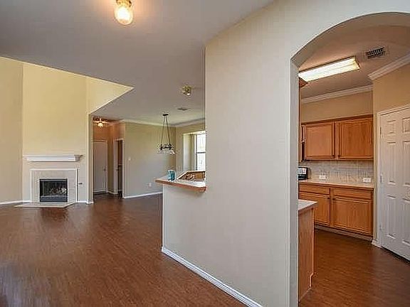 5th image of 3116 Cedardale Dr