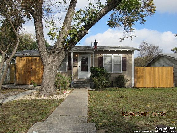 3rd image of 1023 Santa Monica St