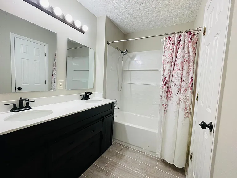 1208 Delham Rd — Photo 2