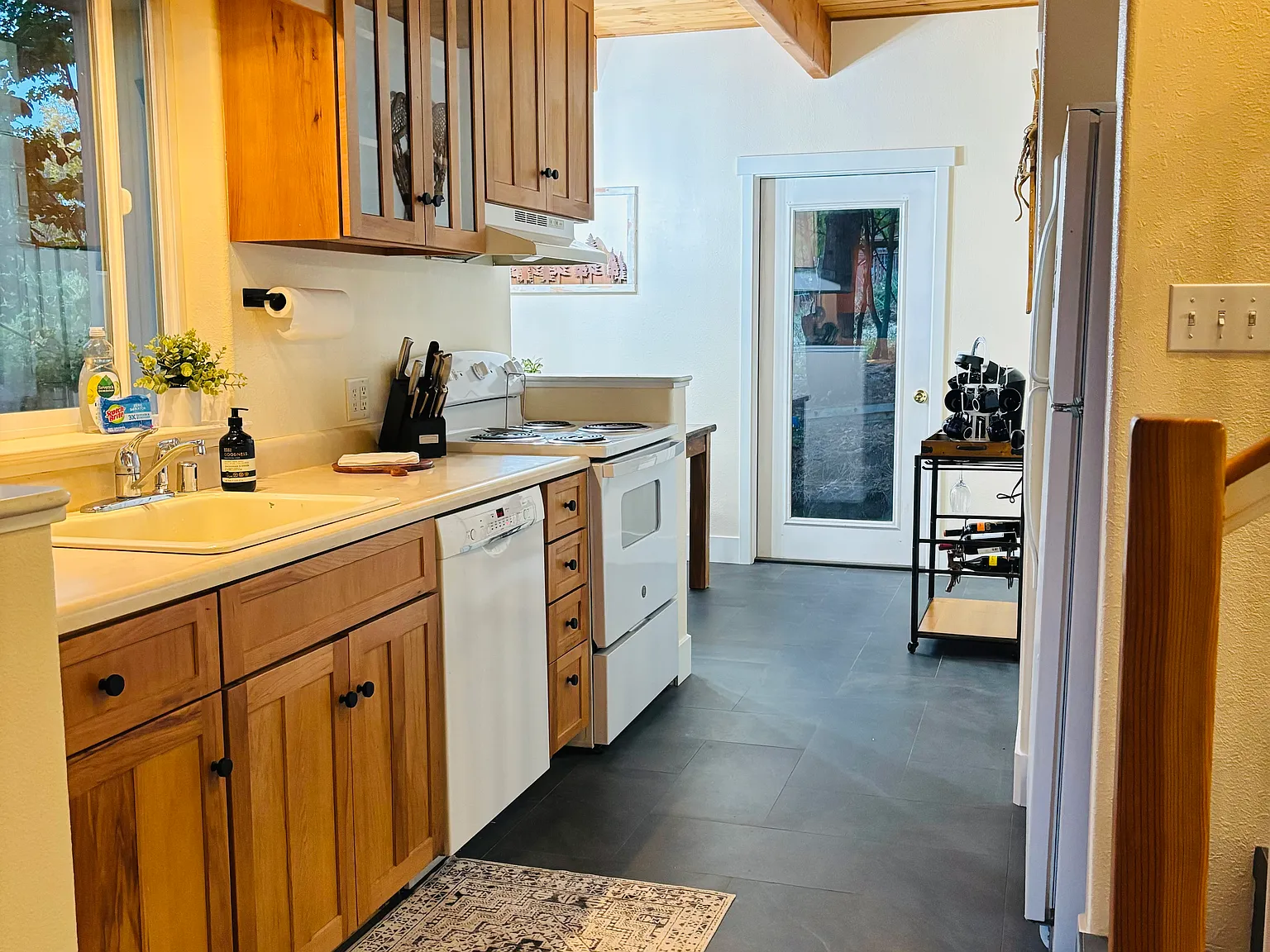 Orem St, Mount Shasta — Photo 3