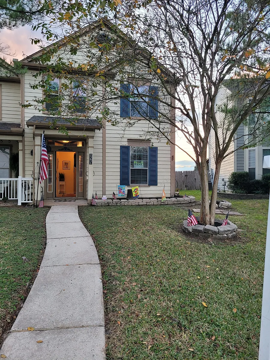 Building Photo - 23631 Twisting Falls Dr