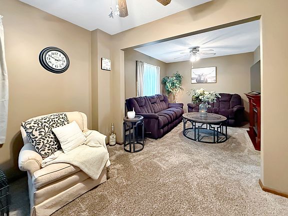 5th image of 102 Dakota Dr