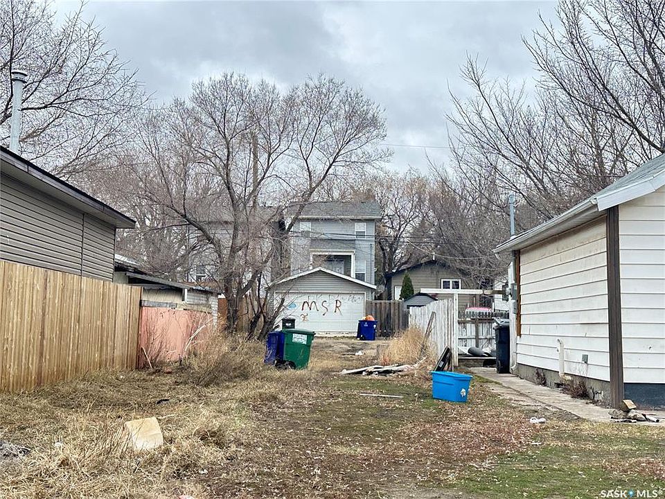 2nd image of 129 M AVENUE S