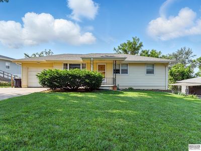 8521 Pinkney St, Omaha, NE, 68134