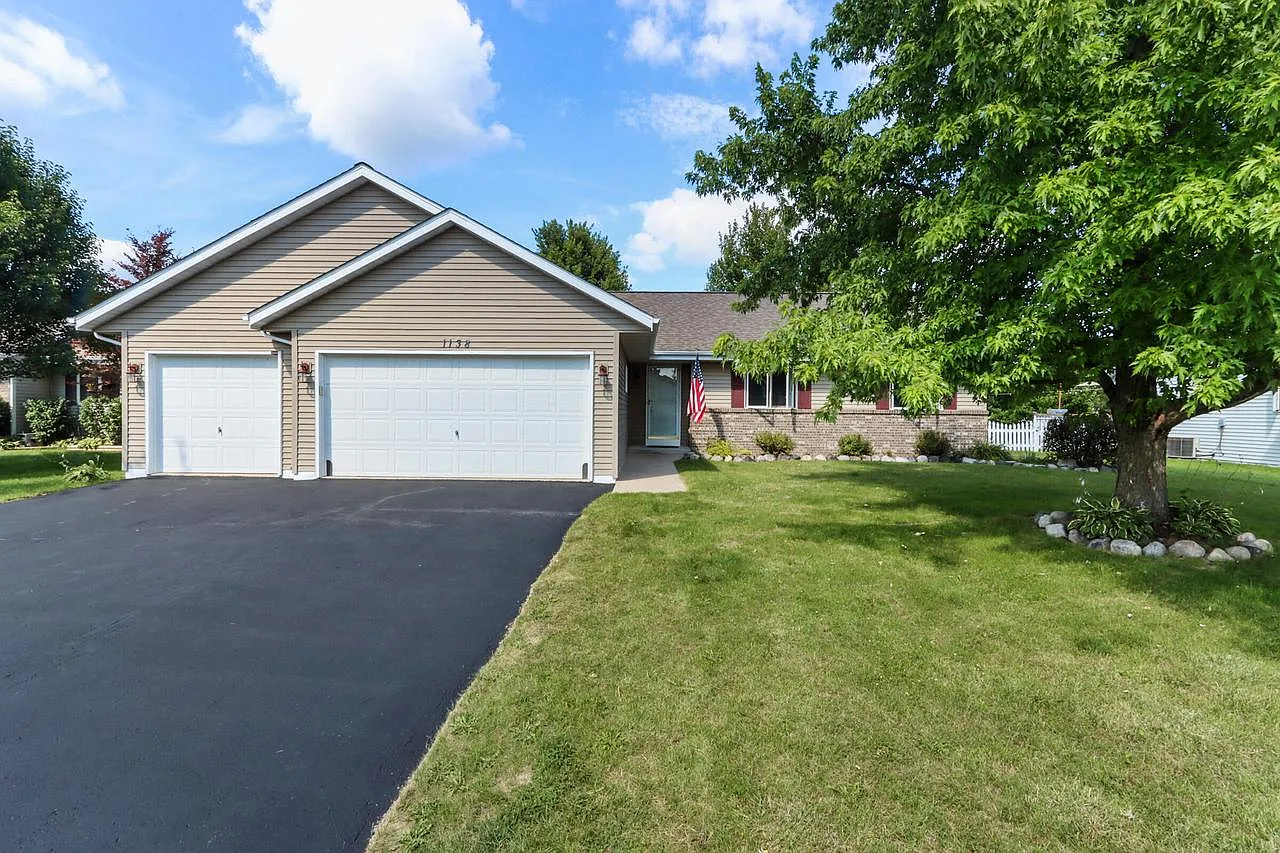 1138 Bluestem COURT photo 1