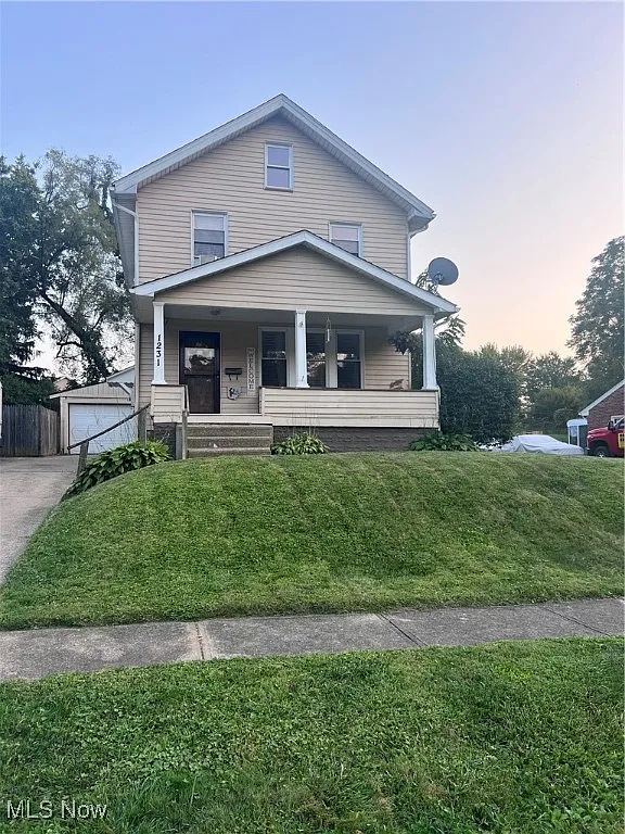 1231 Auburn Ave NW photo 1
