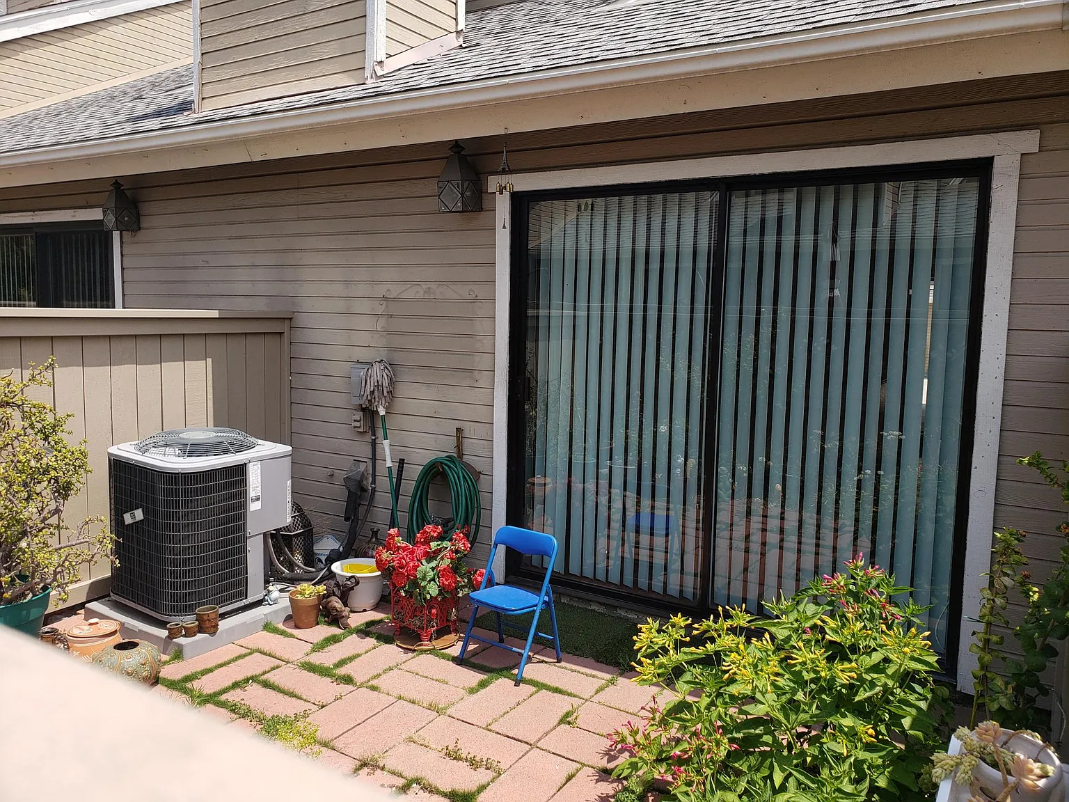 2 bed, 2.5 bath, 989 sqft, $3,200 — Photo 2