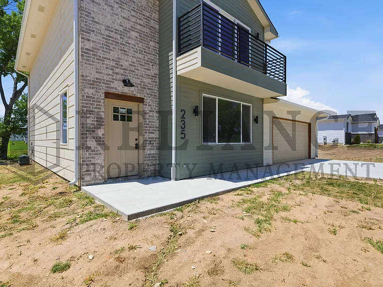 235 Arbor — Photo 3