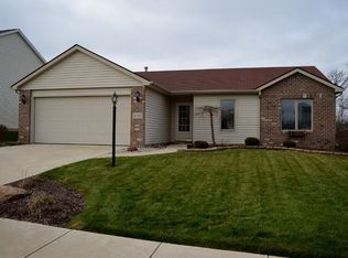 648 Helms Orange Dr, Roanoke, IN 46783