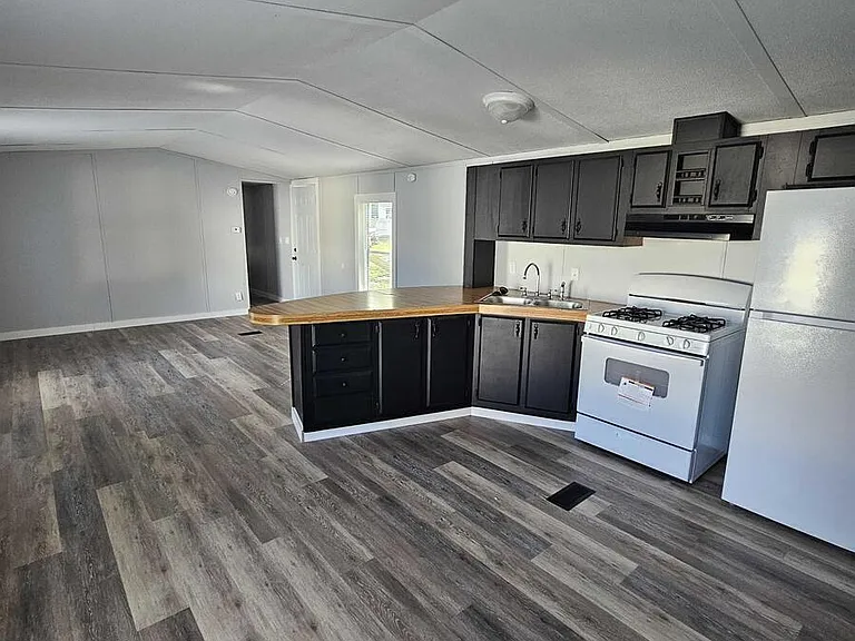 2737 W Washington Ctr #339 — Photo 2