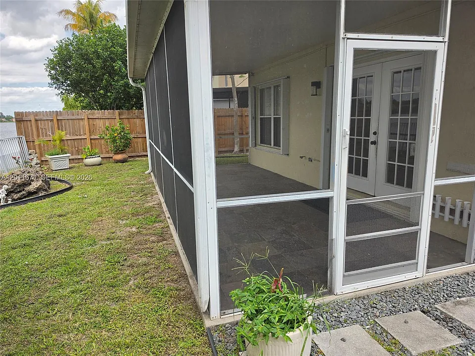 6178 Buena Vista Dr