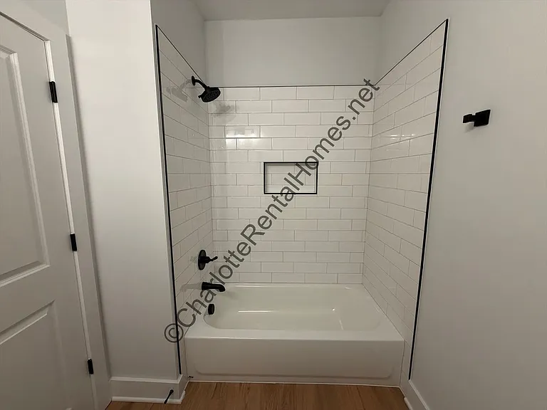 2144 Hartford Dr — Photo 10