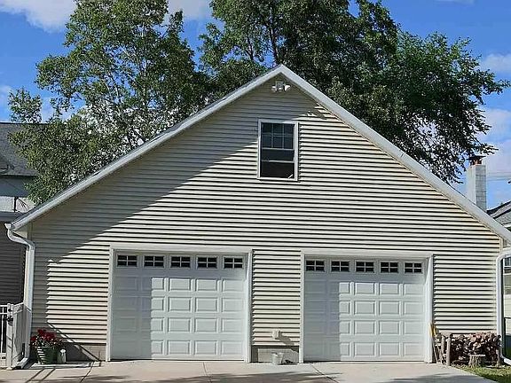 newly built 2 level garage