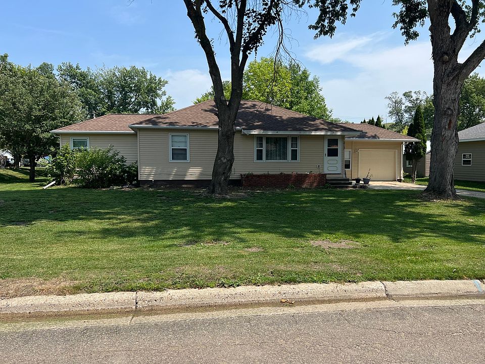 213 Center St S, Lake Benton, MN 56149 | Zillow