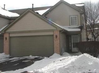 523 Knoxbury Ct, Elgin, IL 60123