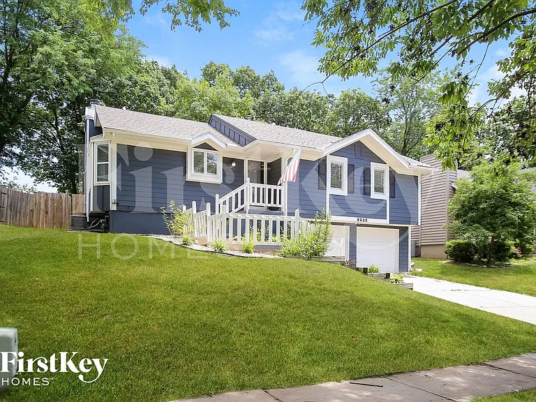 8033 N Everton Ave — Photo 2