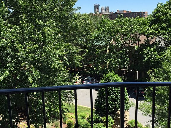 3rd image of 3101 New Mexico Ave NW APT 550