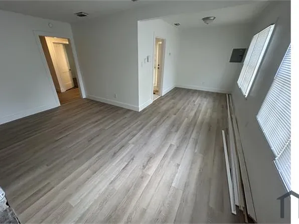2750 Emogene St, Mobile, AL 36606