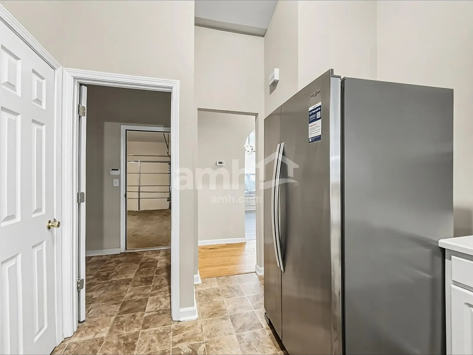 4 bed, 2.0 bath, 2614 sqft, $2,425 — Photo 4