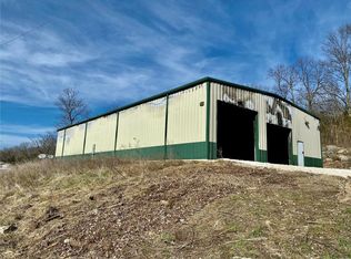 236 Hammett Rd, Winfield, MO 63389