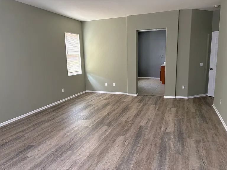 29187 Woodbine Ln — Photo 6