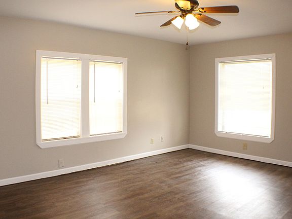 3rd image of 820 S Ash Ave