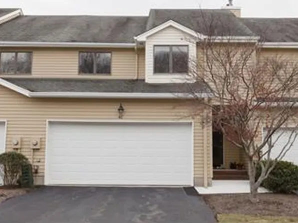 40 Raven Dr, Morristown, NJ 07960