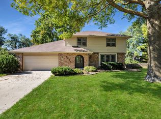 4816 Western Hills Dr, West Des Moines, IA 50265